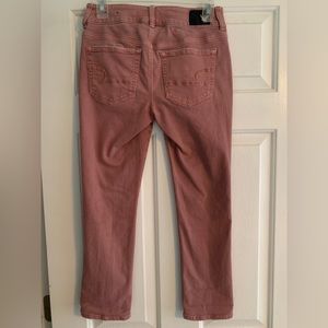 American Eagle women’s artist crop super stretch size 4 mauve